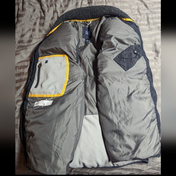 GAP puffer vest sherpa collar - size L - Picture 3 of 4